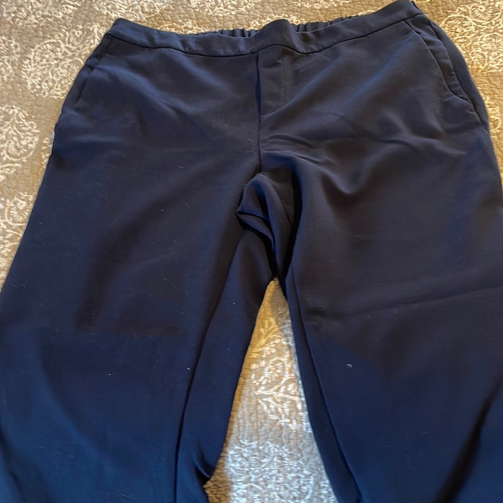 Old Navy women’s pull on slacks size 14.